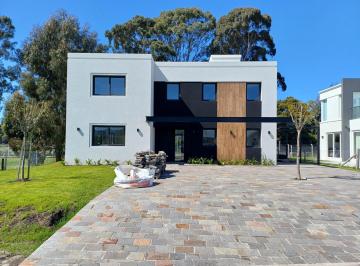 Casa de 4 ambientes, Mar del Plata · Rumenco Joven