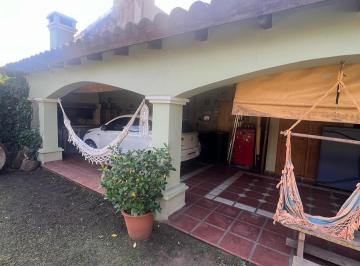 Casa · 331m² · 7 Ambientes · 2 Cocheras · Casa en Venta de 5 Dorm. en B. Jardín