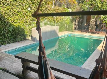Casa · 331m² · 7 Ambientes · 2 Cocheras · Casa en Venta de 5 Dorm. en B. Jardín