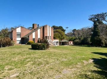 Casa · 293m² · 8 Ambientes · 1 Cochera · Venta Casa y Lote Contiguo Pinamar Cerca del Mar