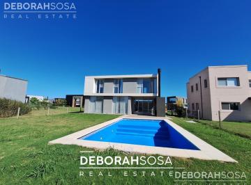 Casa · 180m² · 4 Ambientes · 2 Cocheras · Casa en Venta 4 Ambientes con Pileta - Puertos