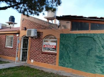 Casa de 8 ambientes, Maipú · Zeballos Alquila Hermosa Casa Esquina en San Roque, Maipú, Mendoza.
