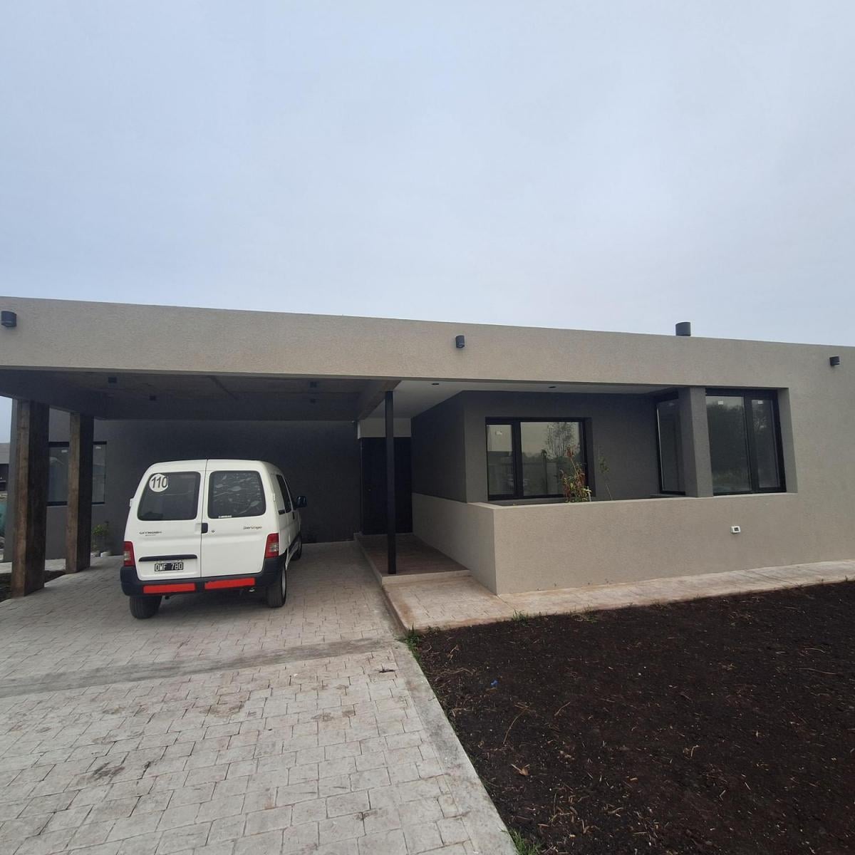 Casa 3 dorm, 150m² con piscina en Arenas Chico