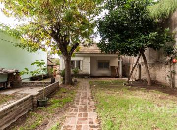 Casa · 69m² · 4 Ambientes · 1 Cochera · Casa en Lomas de Zamora Este
