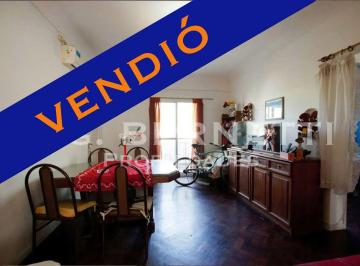 Departamento de 4 ambientes, Villa Pueyrredón · Departamento 4 Ambientes - Barrio Gral. San Martín - Tercer Piso