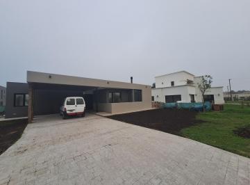 Casa · 150m² · 3 Dormitorios · 2 Cocheras · Casa a Estrenar 4 Ambientes - Arenas Chico
