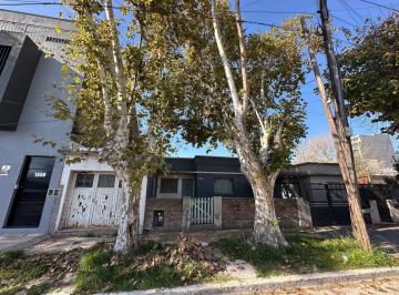 Casa · 546m² · 3 Ambientes · Casa con Lote Ideal Desarrollo Inmobiliario Multifamilar! Berazategui