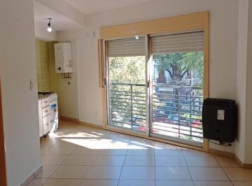 Departamento de 1 ambiente, Pompeya · Departamento 1 Ambiente a La Calle con Balcon Frances