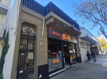 Bodega-Galpón de 5 ambientes, Monte Castro · Tipo Casa Para Usar Como Deposito