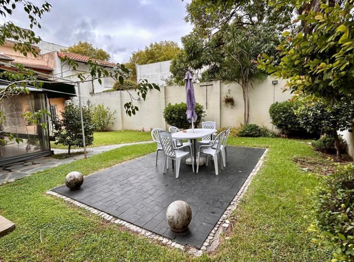 Casa · 157m² · 5 Ambientes · 2 Cocheras