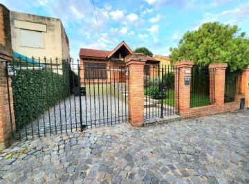 Casa de 4 ambientes, Ituzaingó · Chalet en Venta en Ituzaingo Norte