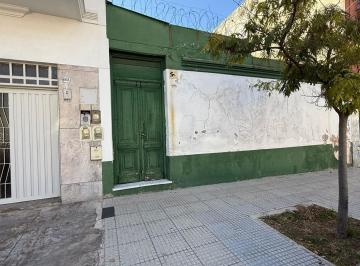Casa · 1m² · 6 Ambientes · Alquiler de Casa Para Taller o Deposito