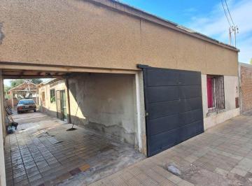 Casa · 100m² · 5 Ambientes · 2 Cocheras · Venta, Excelente Casa de Abobe con Lote de 400 Mst