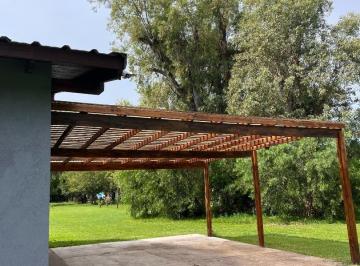 Quinta vacacional · 200m² · 5 Ambientes · 4 Cocheras · Casa Quinta en Venta, Quincho Pileta y Casa de Casero