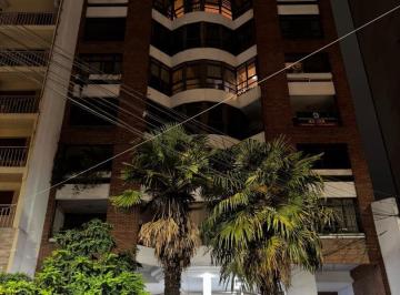 Departamento · 155m² · 5 Ambientes · 1 Cochera · Semipiso en Las Lomitas - Imperdible