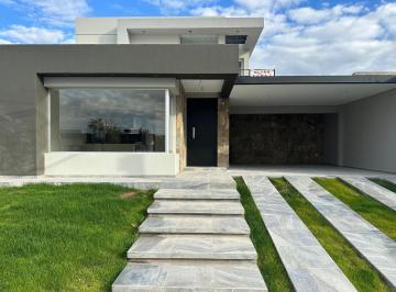 Casa · 179m² · 5 Ambientes · 2 Cocheras · Casa a Estrrennar en Terrazas Park