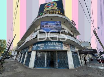 Local comercial · 190m² · 1 Cochera · Local en Alquiler en Lanús