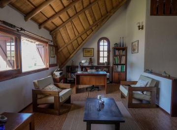 Casa · 160m² · 4 Ambientes · 1 Cochera · Casa en Venta en Piriápolis 3 Dorm. Amplio Terreno