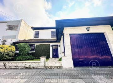 Casa · 237m² · 4 Ambientes · 1 Cochera · Casa en Venta en Parque Miñaqui