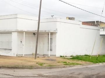 Casa de 6 ambientes, La Plata · Casa en Venta en 141 Bis Esquina 64, Los Hornos