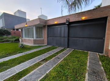 Casa · 192m² · 5 Ambientes · 4 Cocheras · Casa en Chateau Carreras