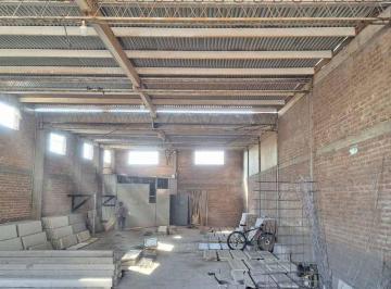 Bodega-Galpón · 300m² · Venta Galpón con Oficinas Dorrego