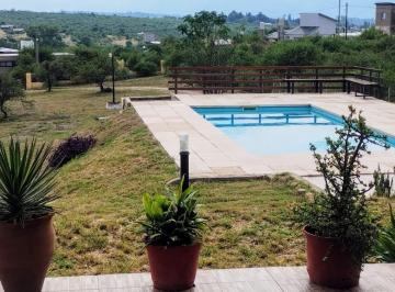 Casa · 121m² · 4 Ambientes · 3 Cocheras · Venta Casa Parque Siquiman con Pileta