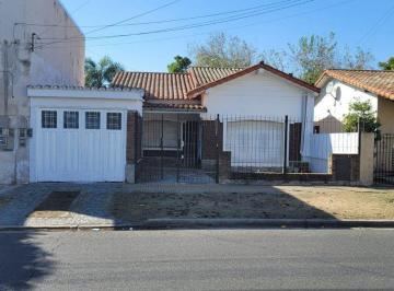 Casa · 130m² · 5 Ambientes · 1 Cochera · Venta Casa 5 Ambientes Lote Propio C/cochera Moron