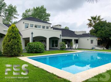 Casa · 400m² · 6 Ambientes · 4 Cocheras · Casa en Alquiler Temporal Fincas de San Vicente Golf