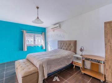 Casa · 105m² · 5 Ambientes · Se Vende Casa Dos Dorm. con Fondo en Pando
