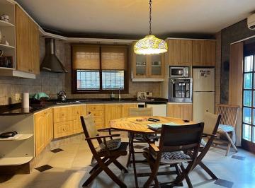 Casa · 70m² · 3 Ambientes · 3 Cocheras · Venta Casa Buceo 1 Dormitorio Gran Jardin y Garage