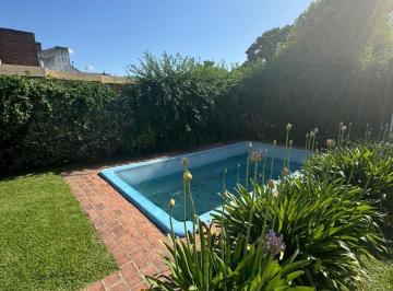Casa · 227m² · 6 Ambientes · 2 Cocheras · Casa en Venta en Pergamino con Pileta