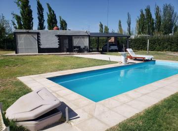 Casa · 81m² · 3 Ambientes · 2 Cocheras · Casa en Venta Complejo Cerrado San Rafael
