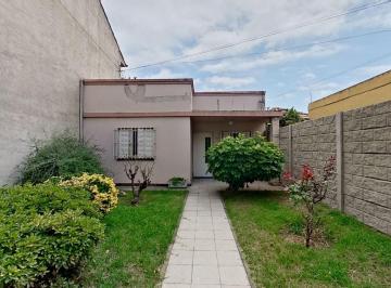 PH · 82m² · 2 Ambientes · PH 2 Amb Mas Galpon Patio y Jardin Bernal Oeste
