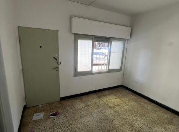 Casa de 4 ambientes, Rosario · Casa en Planta Baja con Cochera - San Nicolás Al 300