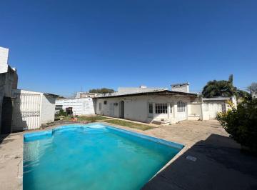 Casa · 265m² · 2 Dormitorios · 1 Cochera · Casa - Barrio San Martin