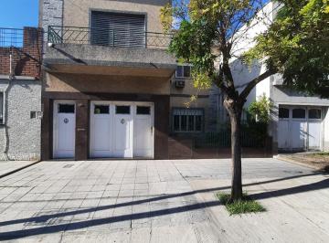 Casa · 180m² · 4 Ambientes · 1 Cochera · Venta Casa 4 Ambientes con Cochera en Crucecita
