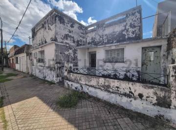 Casa · 76m² · 4 Ambientes · Oportunidad en Barrio Industrial, Casa 2 Dorm.