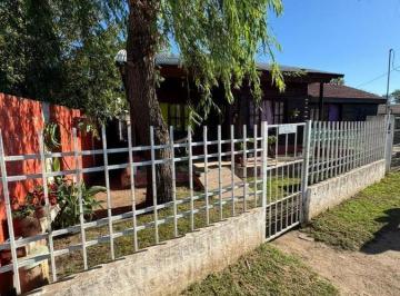 Casa · 189m² · 5 Ambientes · 3 Cocheras · Imperdible Oportunidad en Rio Tercero. 940 m²