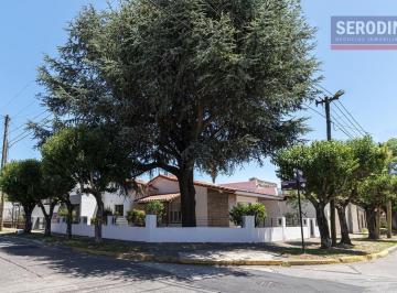 Casa · 140m² · 4 Ambientes · 2 Cocheras · Casa - Don Bosco