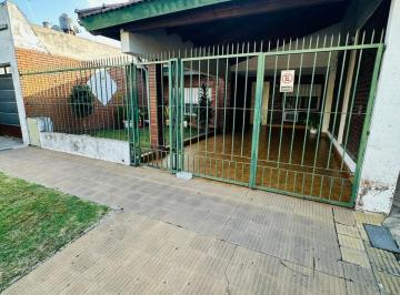 Casa de 3 ambientes, Lanús · Casa Chalet 3 Amb con Fdo Libre