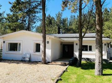 Casa · 160m² · 5 Ambientes · Casa en Alq. Temporario 4 Dorm. en Costa Esmeralda, Costa Atlántica, Buenos Aires
