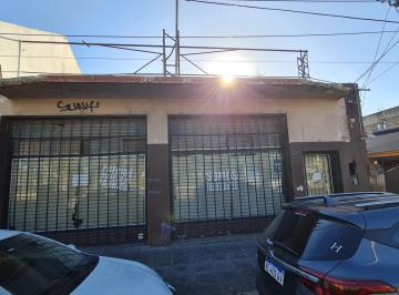 Bodega-Galpón · 459m² · Alquiler Galpon con Frente Vidriado en Ezpeleta