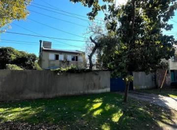 Casa · 250m² · 4 Ambientes · 1 Cochera · 461 18 y 18 Bis Venta de Gran Casa en City Bell, 3 Dormis, Amplio Parque, Pileta, Quincho