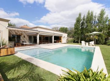 Casa · 299m² · 7 Ambientes · 2 Cocheras · Venta Casa de 7 Ambientes en Club de Campo San Francisco, Manzanares, Pilar