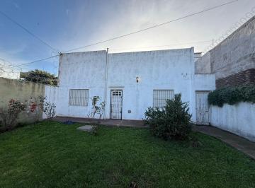Casa · 40m² · 3 Ambientes · Casa a La Venta en Zona Gruta de Lourdes