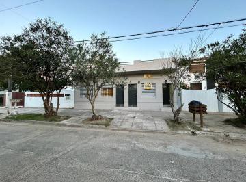 Casa · 125m² · 4 Ambientes · Hermosa Casa + Depto a m del Mar!