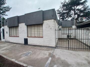 Casa de 3 ambientes, Esteban Echeverría · Casa 3 Ambientes con Cochera en Alquiler en Monte Grande