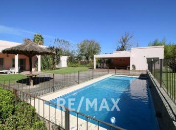 Casa · 211m² · 5 Ambientes · 2 Cocheras · Casa 5 Ambientes en Venta en Manzanares
