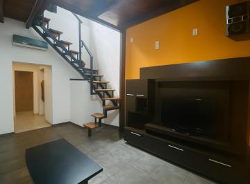 Casa · 110m² · 3 Ambientes · Venta – Casa de Pasillo No PH en República Sexta
